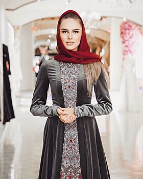 Намного симпатичнее, чем в трусах: Ханна примерила мусульманский наряд