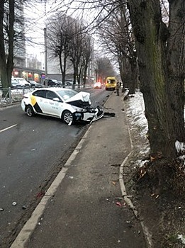 Трое погибших, десятки пострадавших: какие ещё аварии случались на Красносельской, где разбился таксист