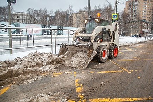 Почти 200 единиц спецтехники убирают снег в Одинцовском округе