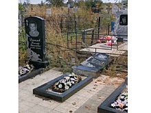 &laquo;Только на ухоженных могилах&raquo;: в Каменске вандалы сломали несколько памятников на новом кладбище