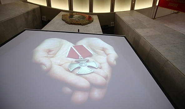 21 сентября в Волгограде ордена Мужества вручили родным 11 погибших героев
