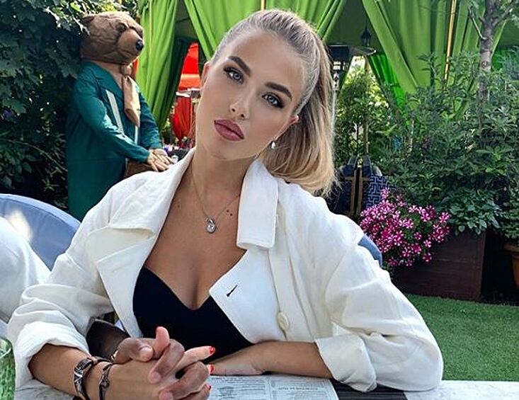 Российская модель Катя Дорожка поделилась приятной новостью со своими поклонниками в соцсетях. 