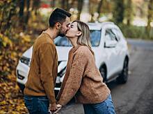 Что может грозить за поцелуи на проезжей части