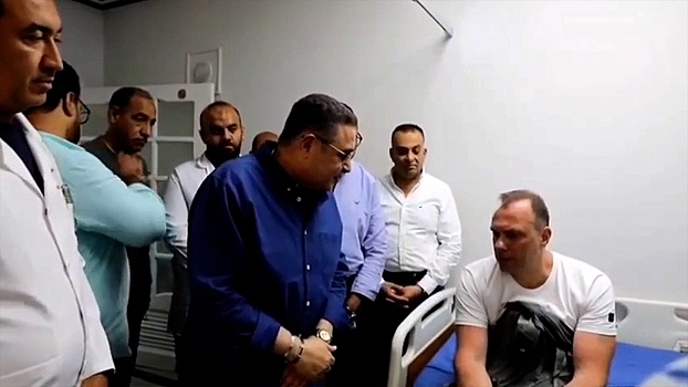 Появились кадры с выжившими после крушения батискафа в Египте россиянами