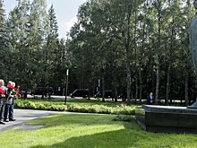 Вячеслав Володин и Валентина Терешкова возложили цветы к памятнику Юрию Гагарину в Звездном городке