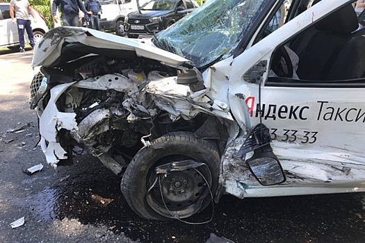 Владельцы такси выплатят страховку маме мальчика, который впал в кому после ДТП в Тольятти