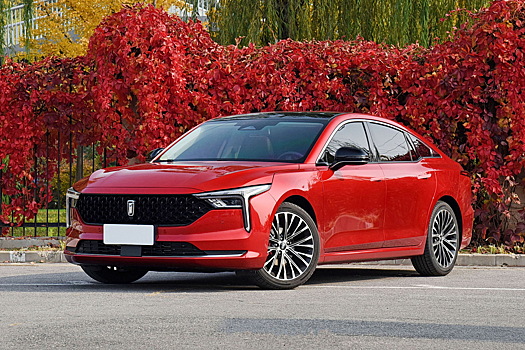 FAW привезет в Россию стильный седан размером с Octavia