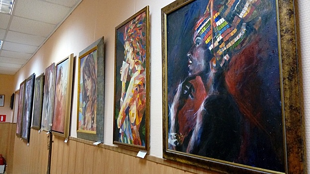 Выставка художественных картин открылась в Центре досуга «НЕО- XXI век»
