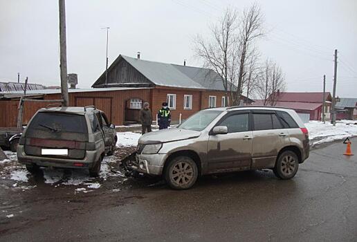 В Слободском районе столкнулись «ВАЗ» и «Сузуки»: пострадал один человек