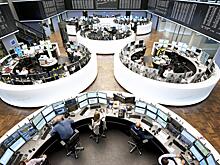 Биржи Европы снижаются на неопределенности с Brexit