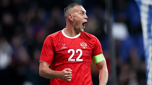 Заварзин: сложно сказать, сможет ли Дзюбу кто-то перегнать в списке бомбардиров сборной России