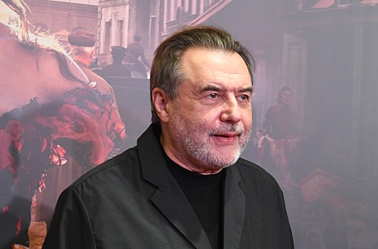 67-летний Алексей Учитель впервые вышел в свет с дочерью от Юлии Пересильд - Вок