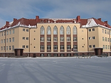 В Черняховске в школе №1 привели в порядок фасад, а в кабинетах появилось новое оборудование