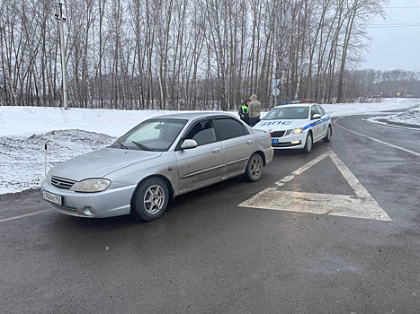 Пьяный злоумышленник угнал заведенную машину знакомого кемеровчанина