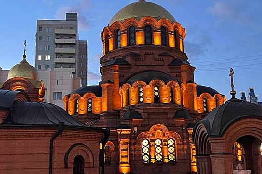 В центре Новосибирска запретят парковку в пасхальную ночь