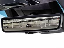 Новый Toyota Harrier получил цифровое зеркало с необычной функцией