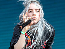 Билли Айлиш завоевала "Оскар" за песню к фильму "Не время умирать"