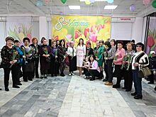 Всем, кто любит и ждет: женщин из семей участников СВО поздравили в Ростове донские парламентарии