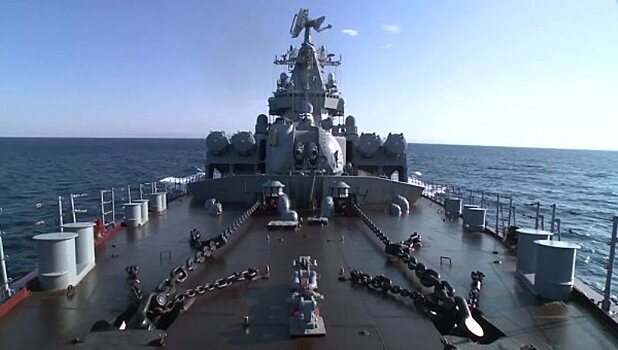 Прикрывавший базу РФ в Сирии крейсер вернулся в Севастополь