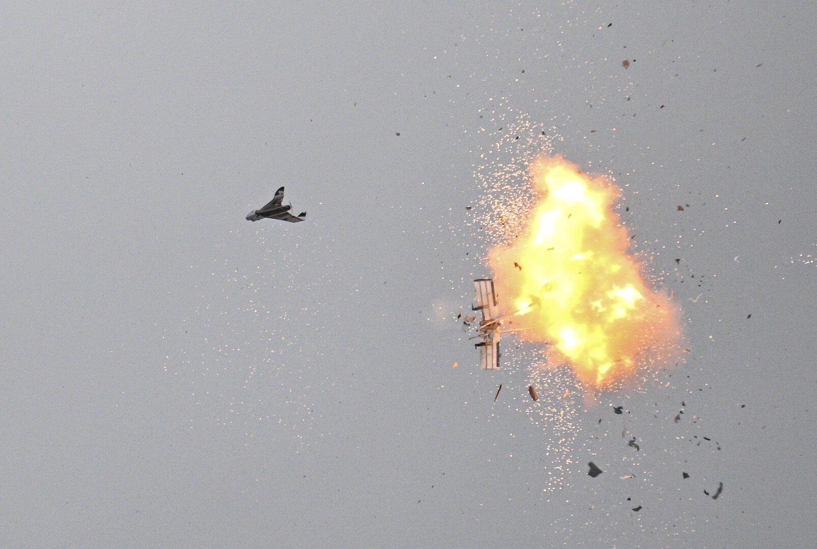 Эксперт объяснил активность американского дрона-разведчика у границ РФ