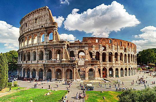 «Закон очень расплывчатый». В Риме ввели очередные запреты для туристов