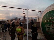 Утечка газа на месте возгорания цистерны в Дагестане продолжается