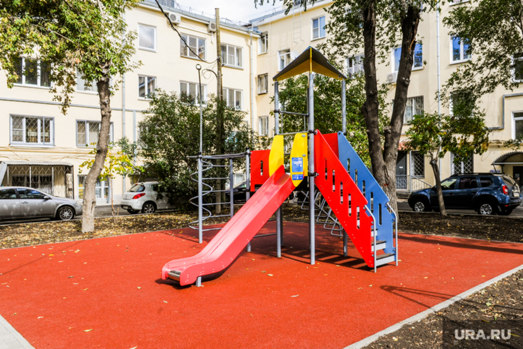 Объявление на детской площадке. Просим детскую площадку. Как писать заявление на детскую площадку. Обращение на демонтаж детской площадки. Детская площадка на семашко в ставрополе.