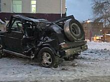 Элитный Mercedes Gelandewagen перевернулся на Большевистской: есть пострадавший