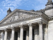 Politico: ФРГ платит работникам американских баз вместо США