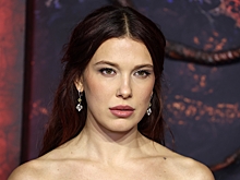 Милли Бобби Браун снялась в микрошортах