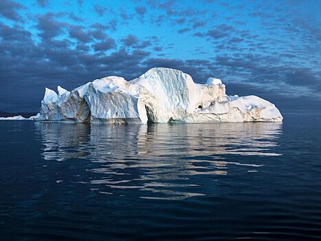 Айсберг размером с два Петербурга начал активный дрейф вдоль берегов Антарктиды