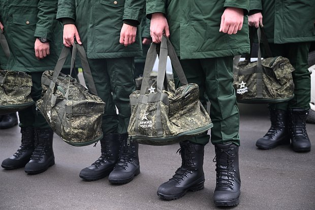 Задержан избивавший солдат в воинской части российский военнослужащий