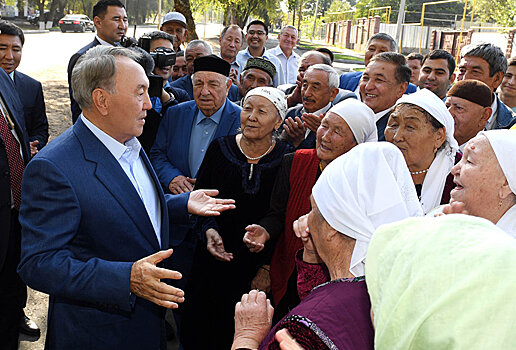Президент Казахстана посетил родное село