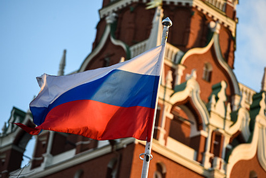 «Молодая гвардия» начала масштабную эстафету в честь государственного флага России