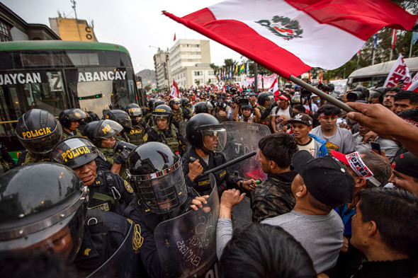 Протестующие в Перу перекрыли рекордное количество дорог