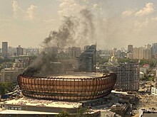 В Екатеринбурге загорелась строящаяся УГМК-арена