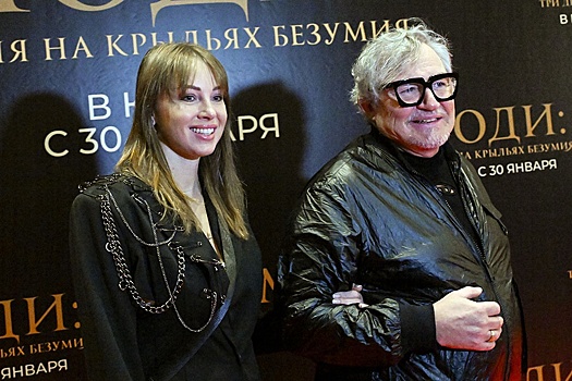 36-летняя жена 65-летнего телеведущего Дмитрия Диброва подала на развод