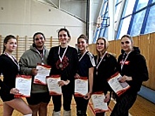 В финальных окружных соревнованиях по волейболу женская команда района Крюково добилась более высокого результата, чем мужская