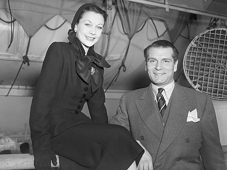 Роман актеров начался в 1936 году, когда оба артиста были в браке с другими людьми. В 1940 году Лоуренс Оливье и Вивьен Ли поженились. Их отношения считаются одним из величайших романов XX века.