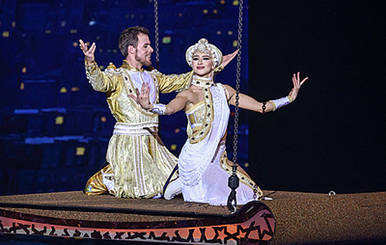 Шоу Навки "История любви Шахерезады" впервые прошло на льду арены "Айсберг" в Сочи