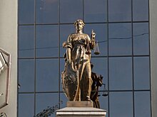 ВС разъяснил, что брак с россиянином не препятствует выдворению из РФ