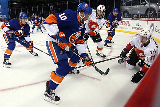 "Нью-Йорк Айлендерс" дома обыграл "Филадельфию Флайерз" в матче НХЛ
