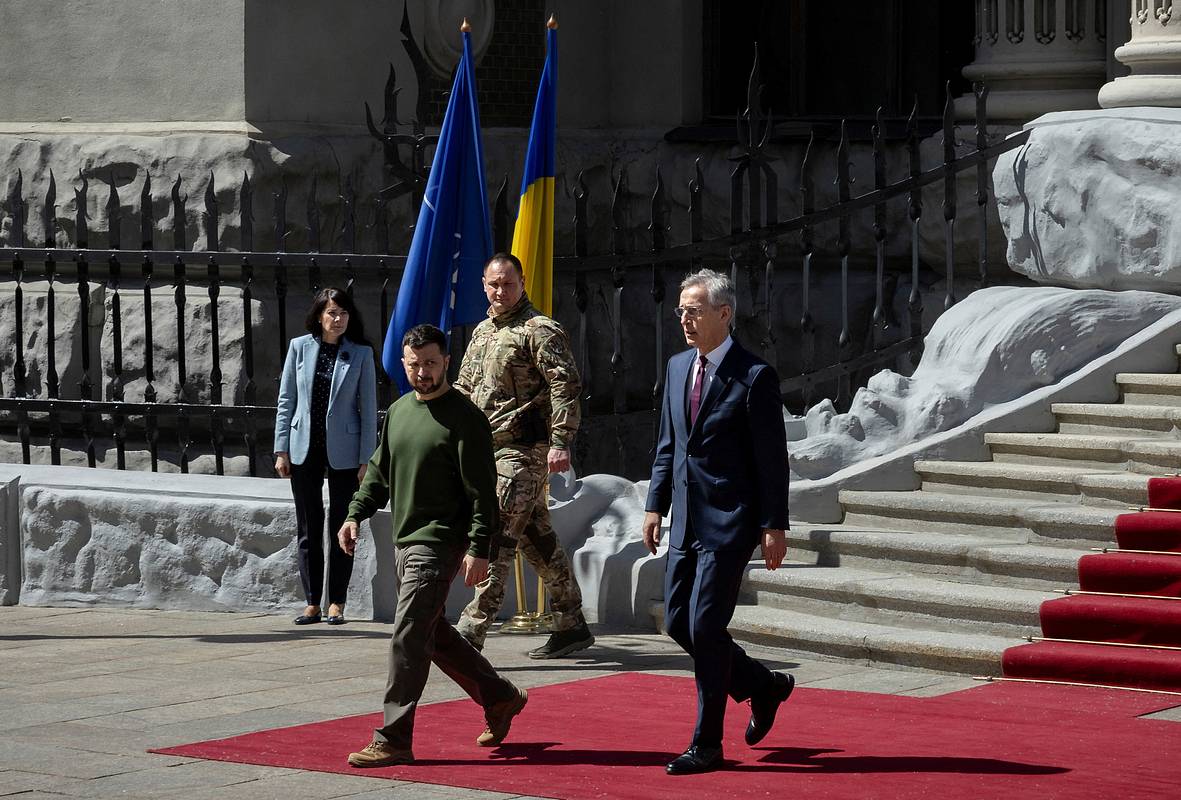 Генсек НАТО приехал в Киев с необъявленным визитом