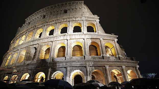 Колизей в Риме закрыли из-за непогоды
