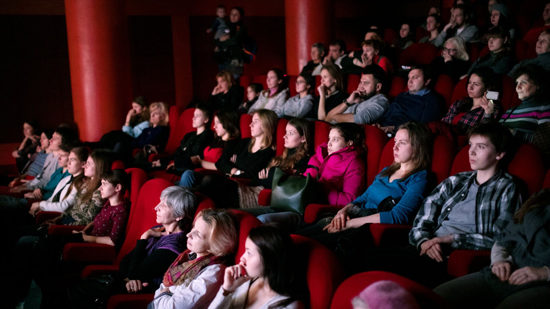 «Школа выживания»: Фильмы-миллиардеры не избавили кинотеатры от долгов