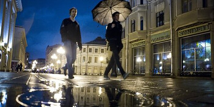 Стена дождя надвигается на Москву