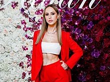 Королева в микротопе, Меськова в прозрачном платье-вуали с кейпом, Муцениеце в макси — «вишневом саде» и другие гости ужина Kilian