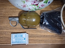 В Северной Осетии полицейские Правобережного района задержали местного жителя, который в вещевом шкафу спальной комнаты хранил ручную гранату РГД-5 и запал