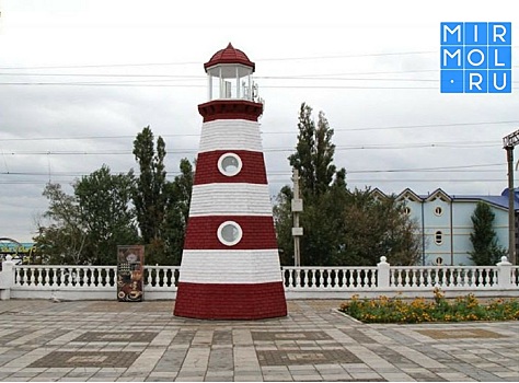 Улицы Махачкалы обогатились миниатюрами архитектурных памятников Дагестана