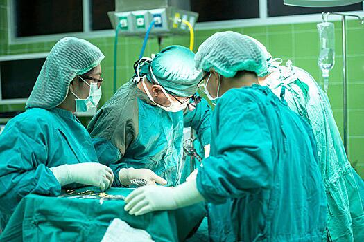 Пациента с аневризмой аорты и онкологией спасли в больнице Вересаева